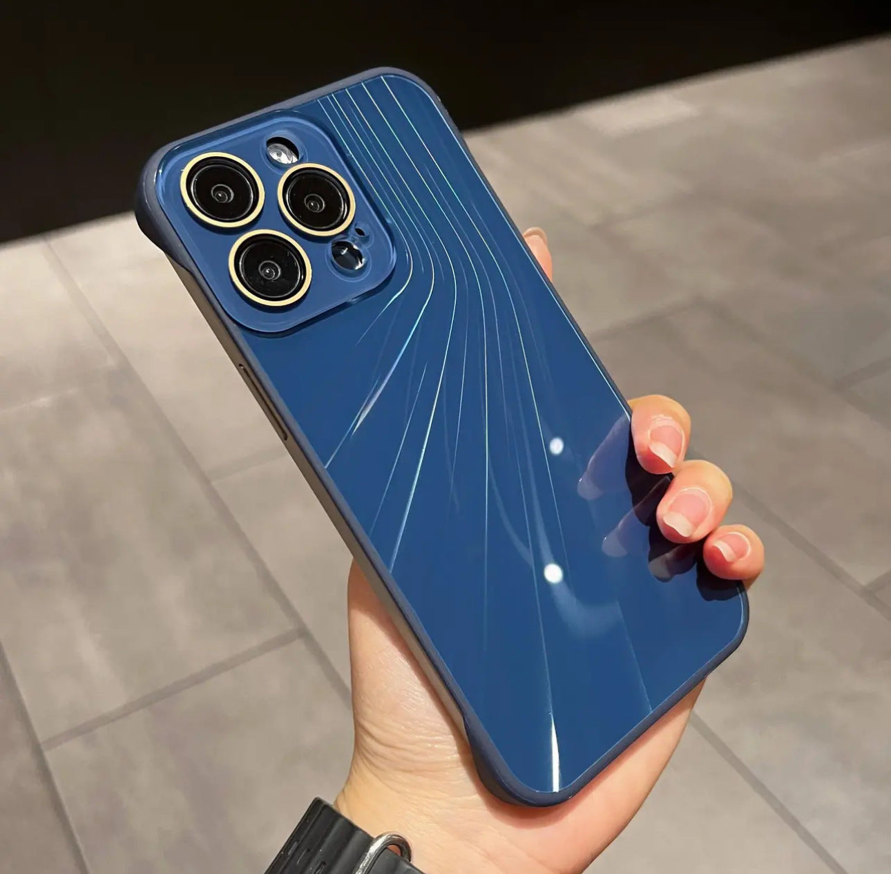 iPhone - Luxury Wave Pattern Case