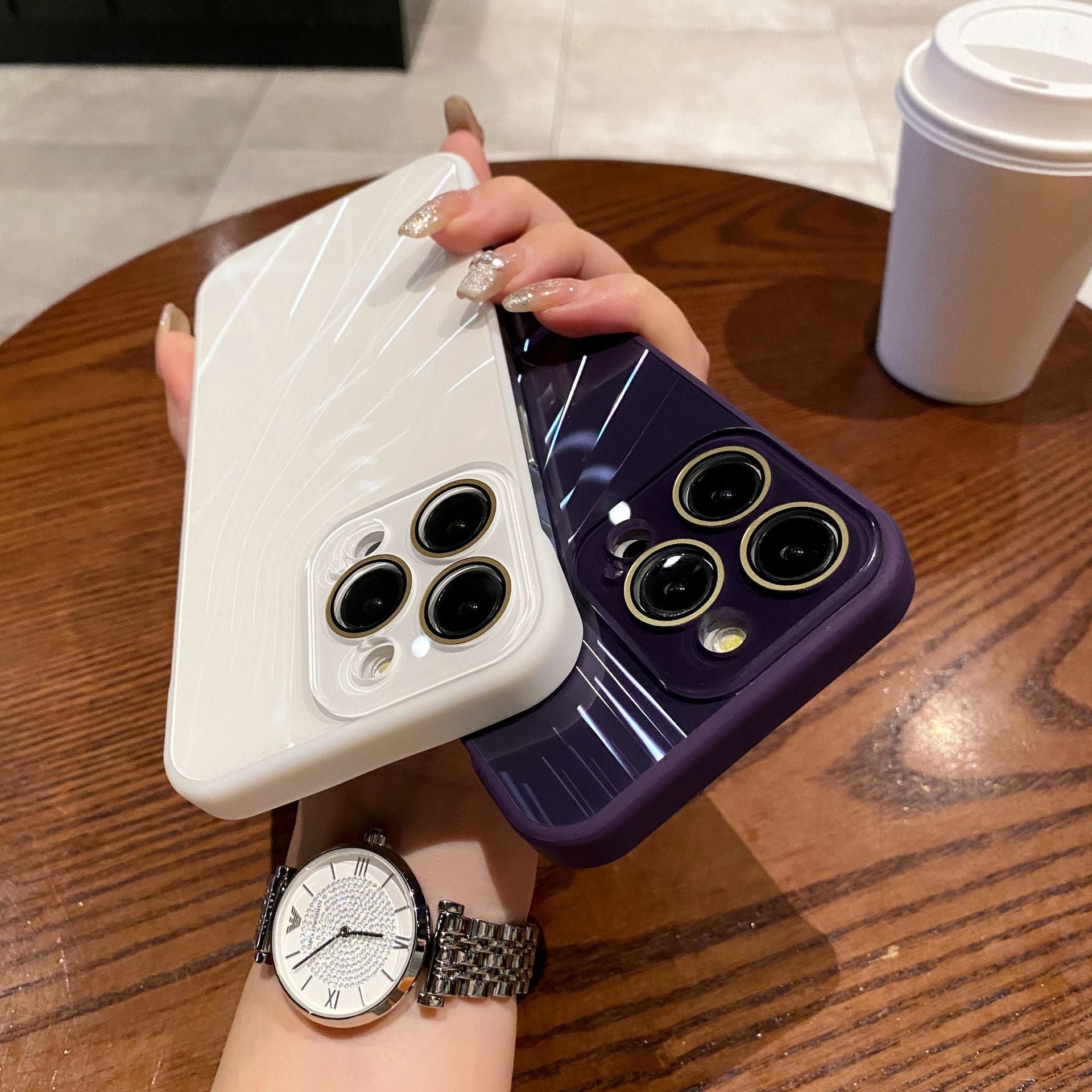 iPhone - Luxury Wave Pattern Case