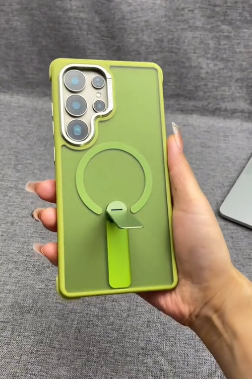 Professional MagSafe-Compatible Case with Integrated Kickstand