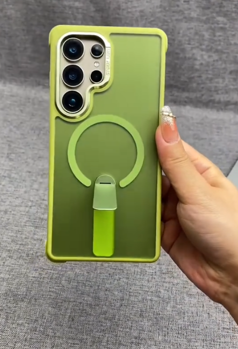 Professional MagSafe-Compatible Case with Integrated Kickstand