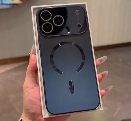 Metallic Glossy MagSafe Case with Camera Protection