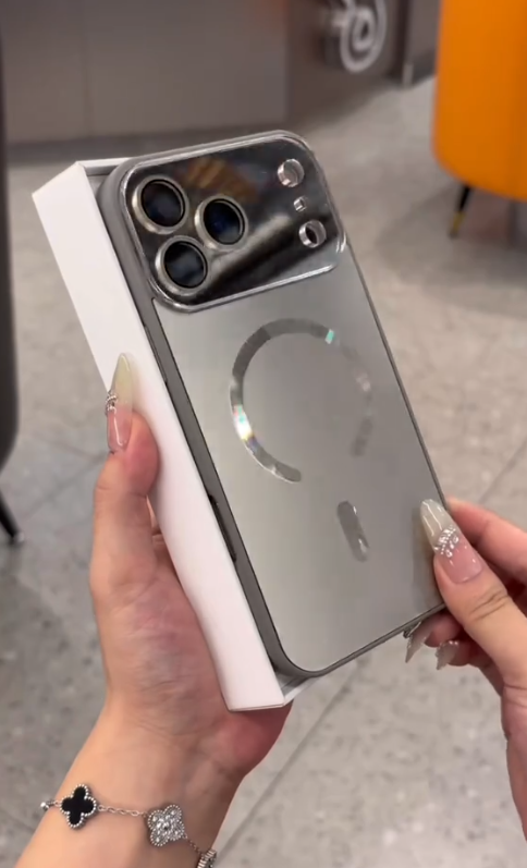 Shiny Chrome Magnetic Case