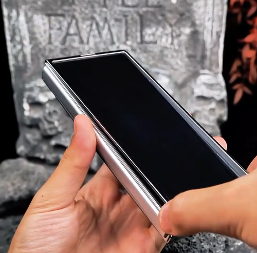 Carbon Texture and Electroplated Foldable Phone Case