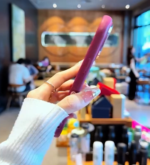 iPhone - Hello Kitty phone case