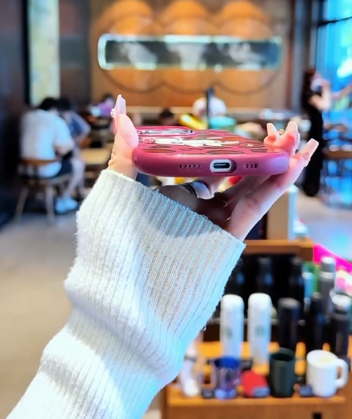 iPhone - Hello Kitty phone case