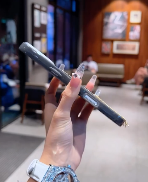 iPhone - Rhinestone Butterfly