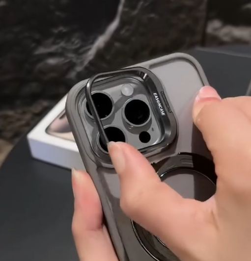 iPhone - Clear MagStand Case