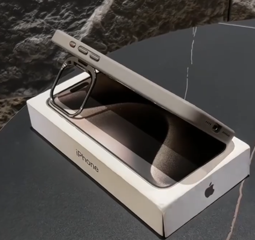 iPhone - Clear MagStand Case