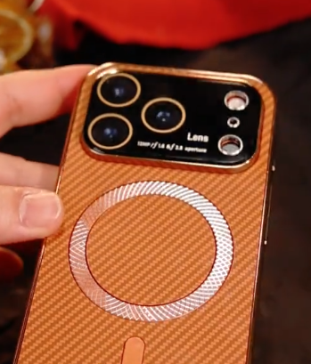 iPhone - Luxury Carbon Fiber Texture Case with Electroplated Gold